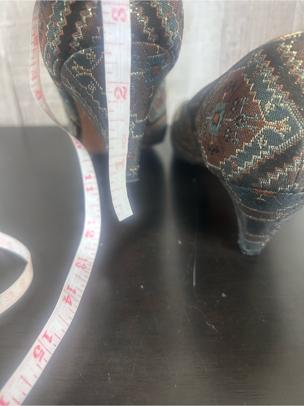 Vintage Roberto Capucci Italy Tapestry Jacquard Kitten Heel Pumps 10.5 AA w/ Box - Picture 11 of 11